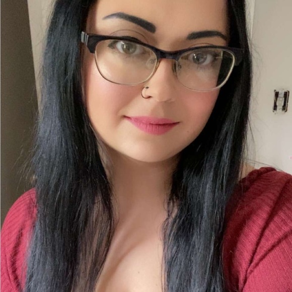 Meet your Posher, Keeley - Picture 1 of 16